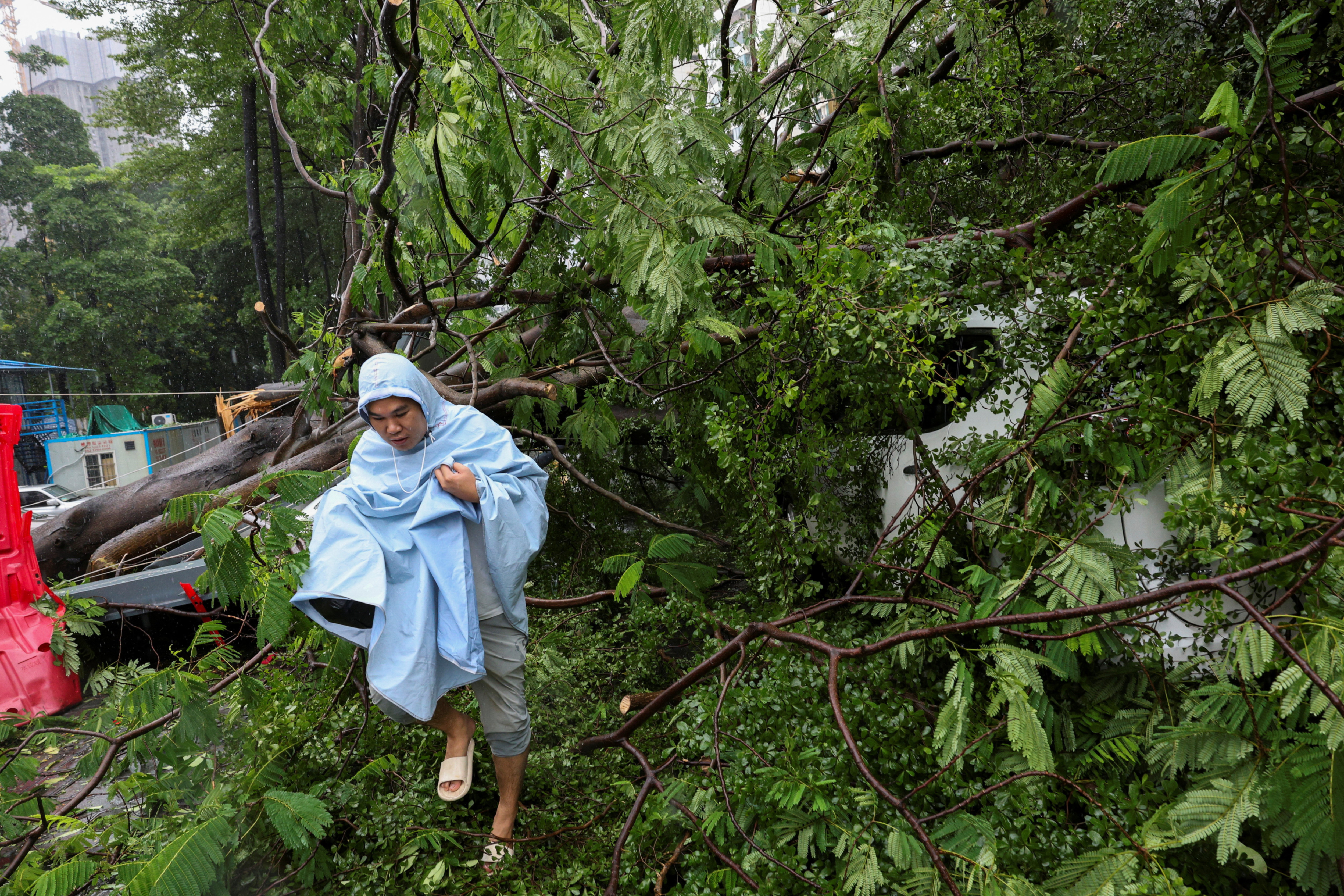 Typhoon Ragasa takes aim at China after leaving 14 dead in Taiwan - Nikkei  Asia