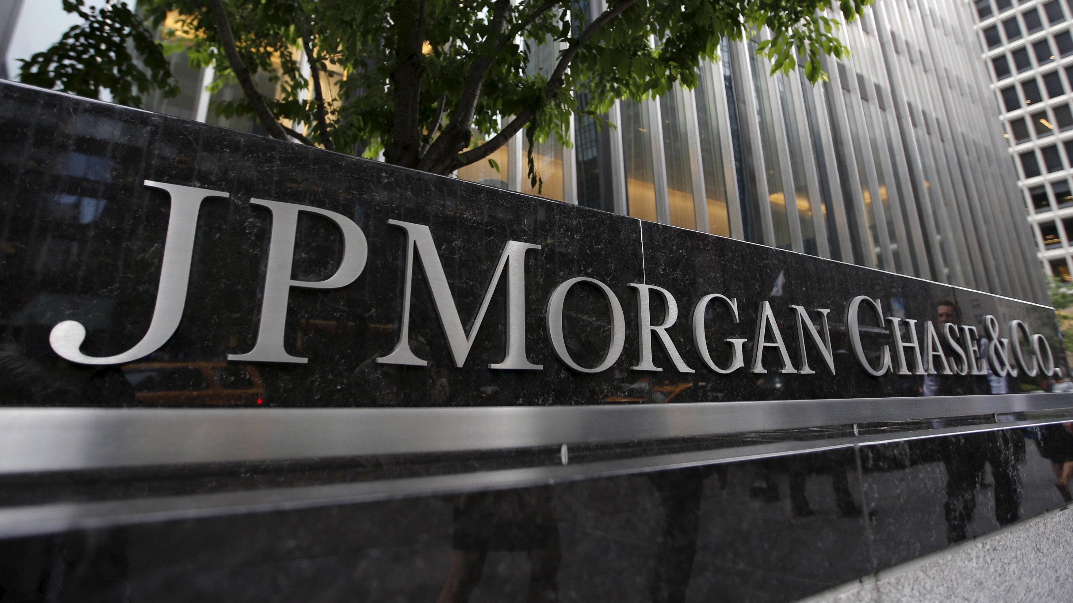JPMorgan takes on Japan banks with fast foreign-currency transfers - Nikkei  Asia
