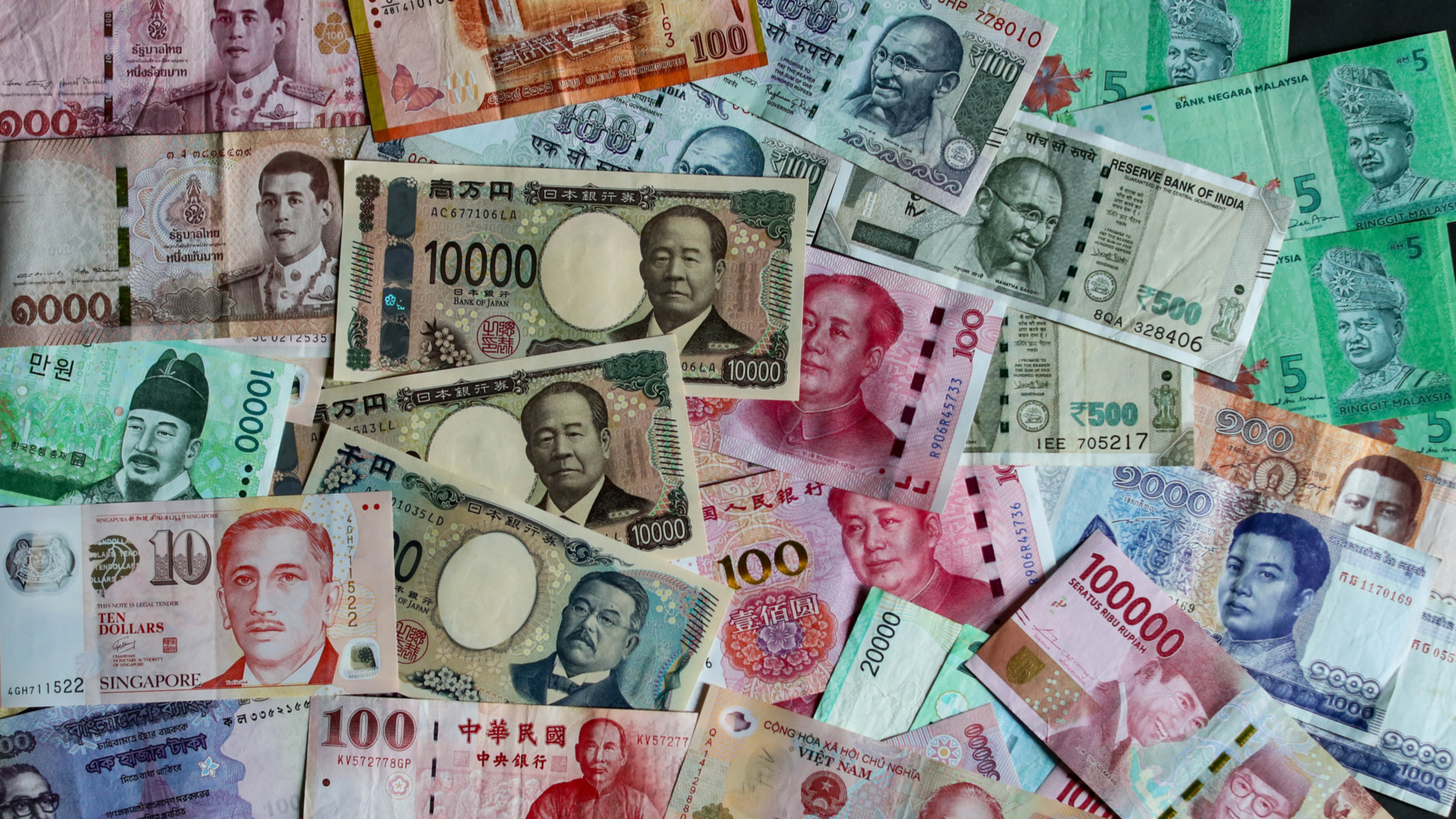 Yen slumps across currencies beyond dollar amid carry trade comeback -  Nikkei Asia