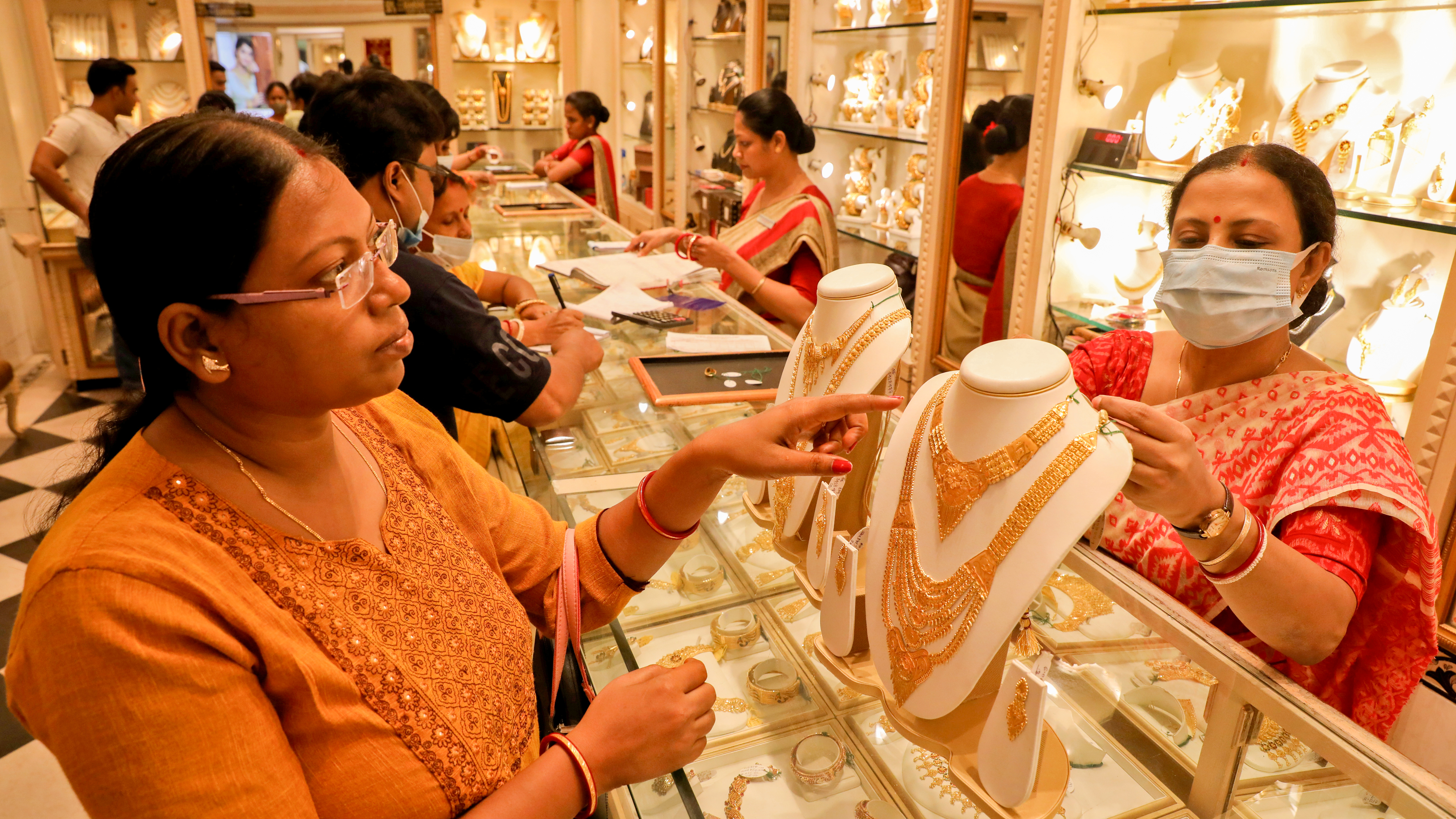 Gold jewelry loses shine in India as steep prices bite Nikkei Asia