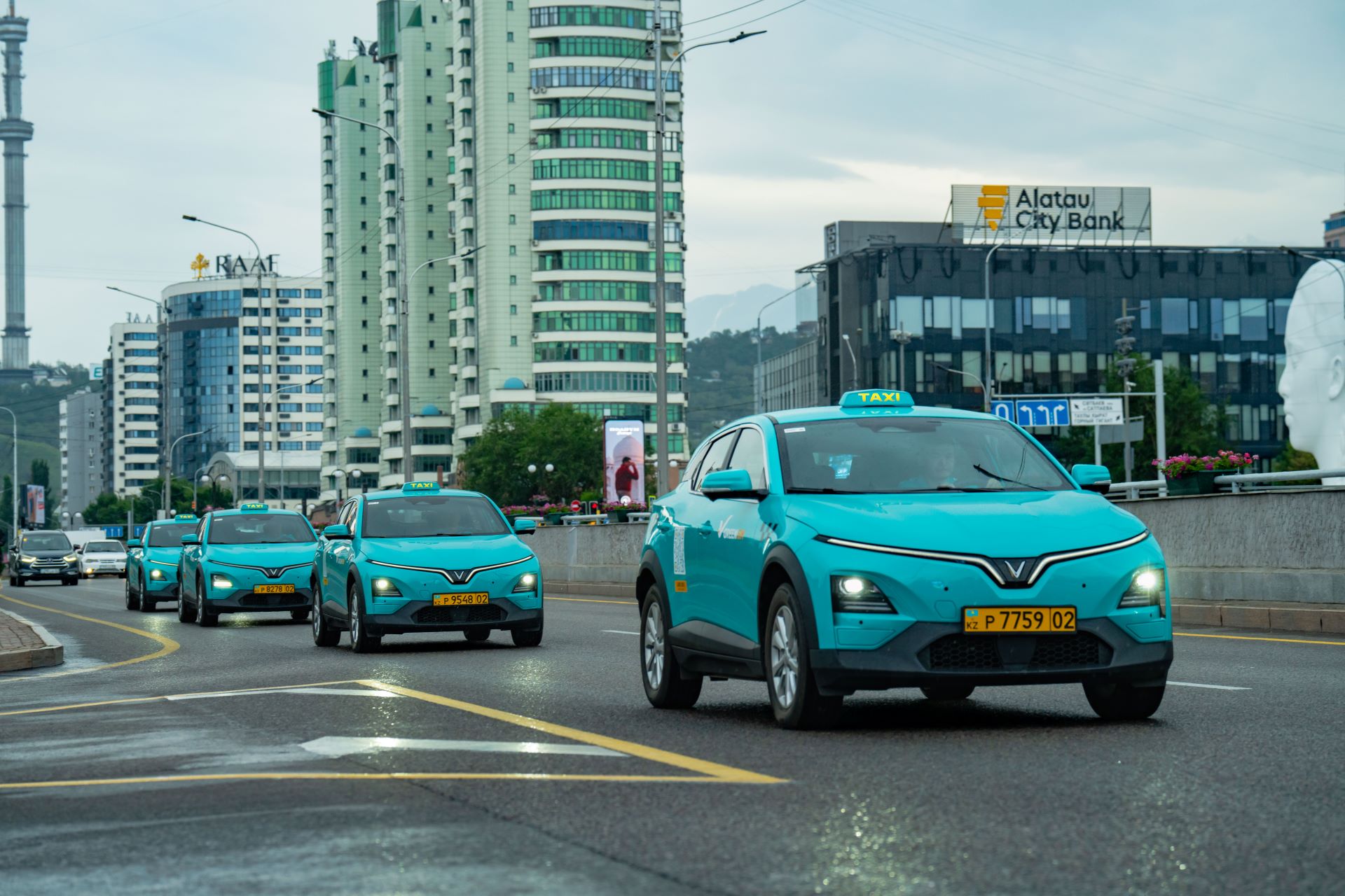 VinFast taxi affiliate launches first overseas motorbike service in Jakarta - Nikkei Asia