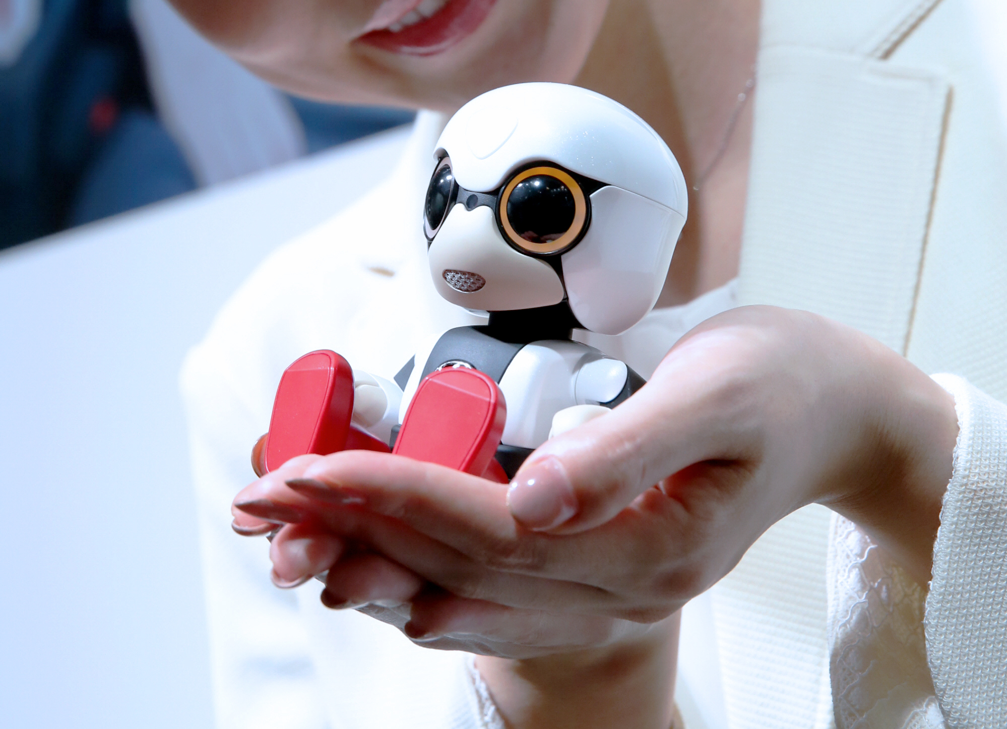 Japan Kirobo Mini App KIROBO Mini TOYOTA キロボ Toyota's Kirobo