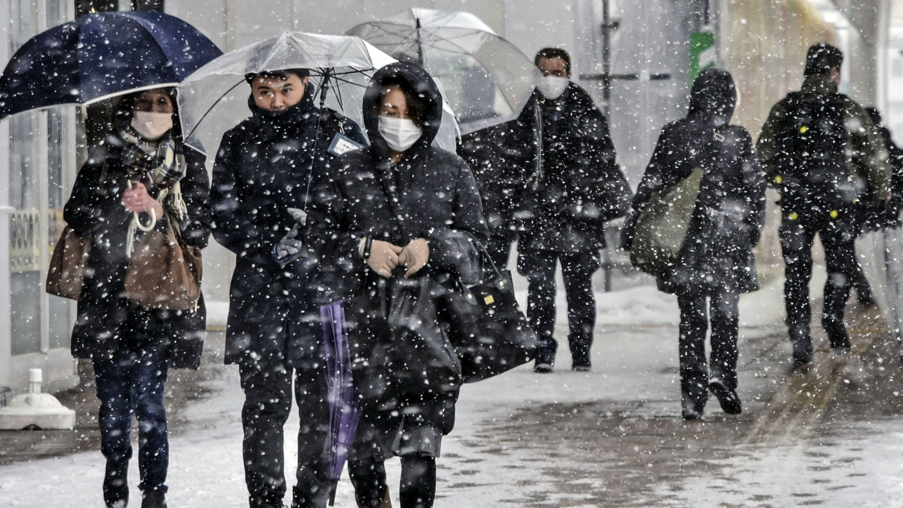 South Korea, Japan, China gripped by coldest snap of season - Nikkei Asia