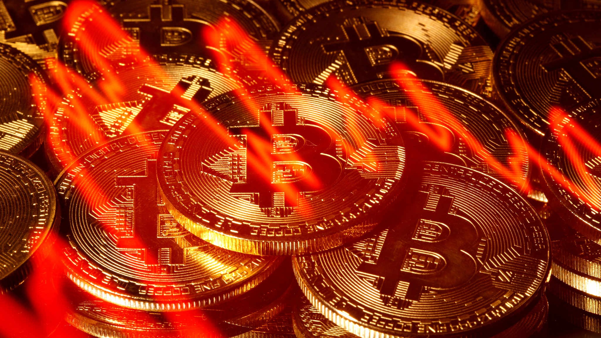 Crypto crash exposes overleveraged trades, risking deeper losses