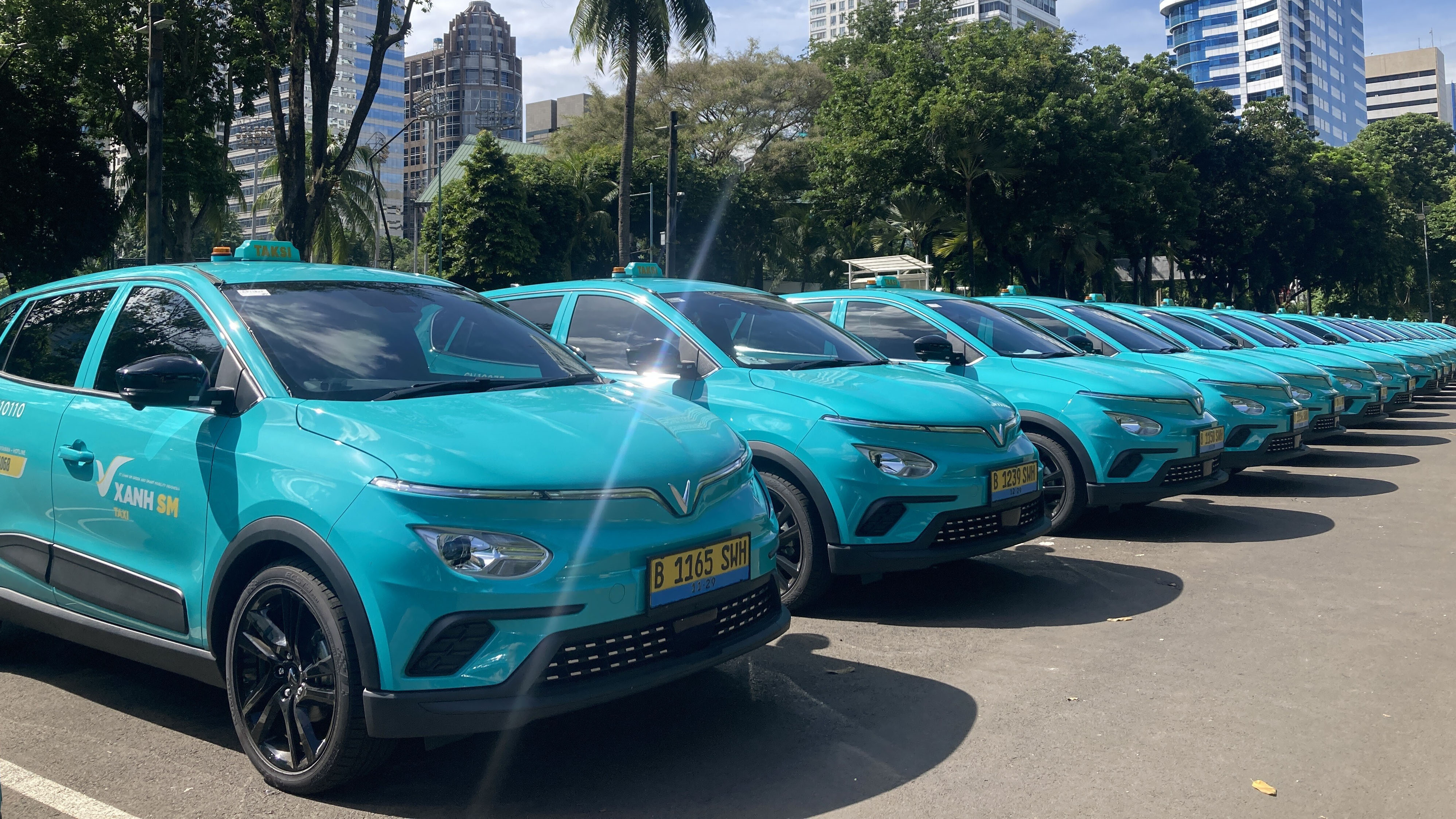 Vietnam's Vingroup launches electric taxi service in Indonesia - Nikkei Asia
