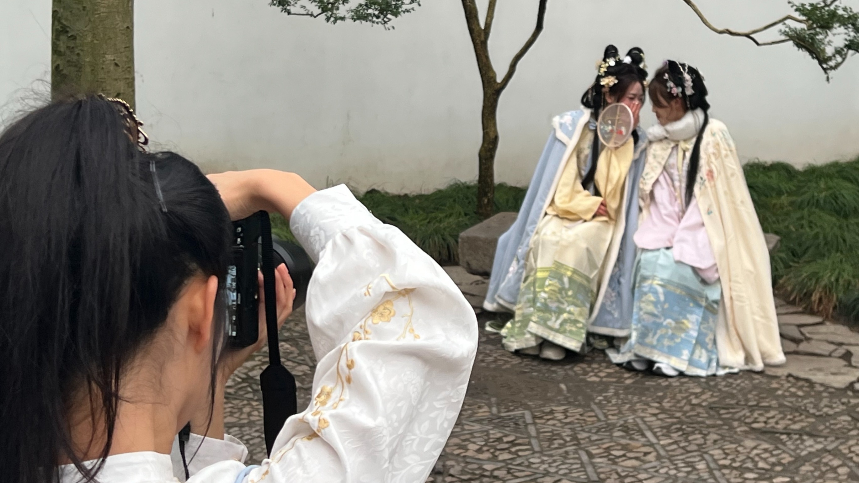 China's new fashion trend incorporates traditional elements