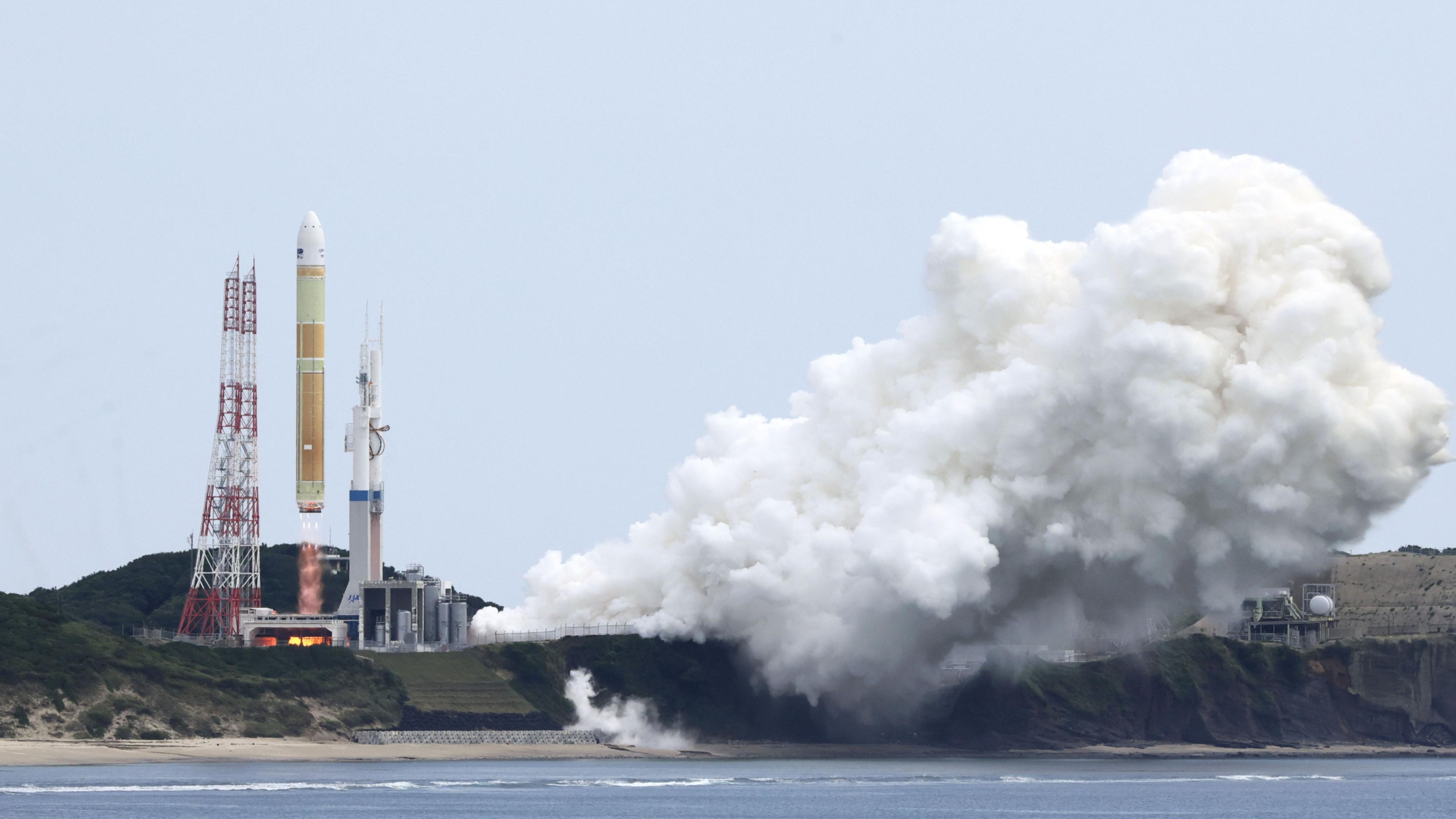 Japan enters low-cost rocket competition against SpaceX with H3