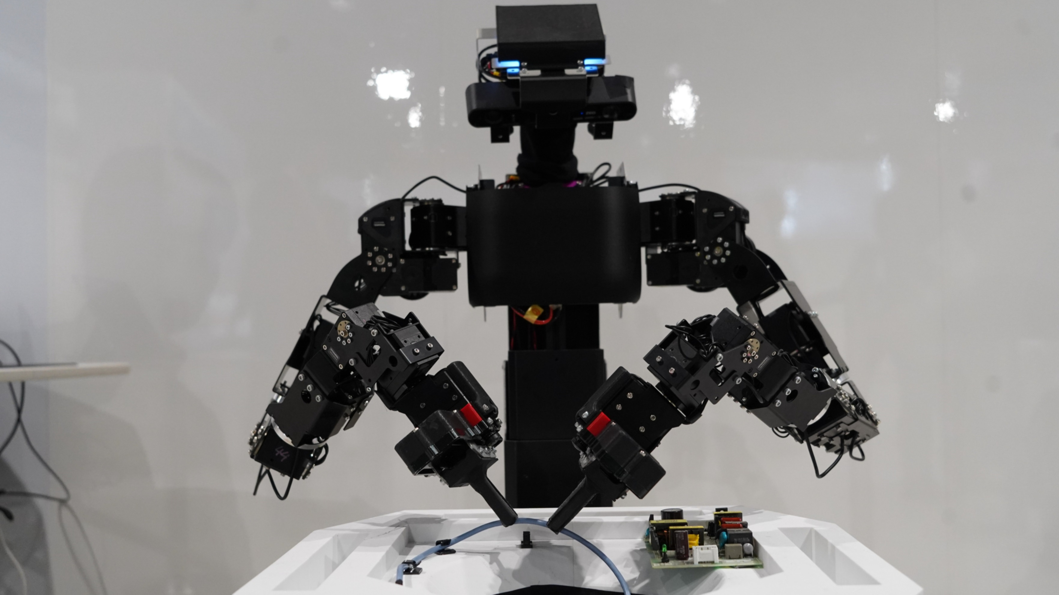 Hitachi to employ AI humanoid robots as Japan seeks homegrown tech