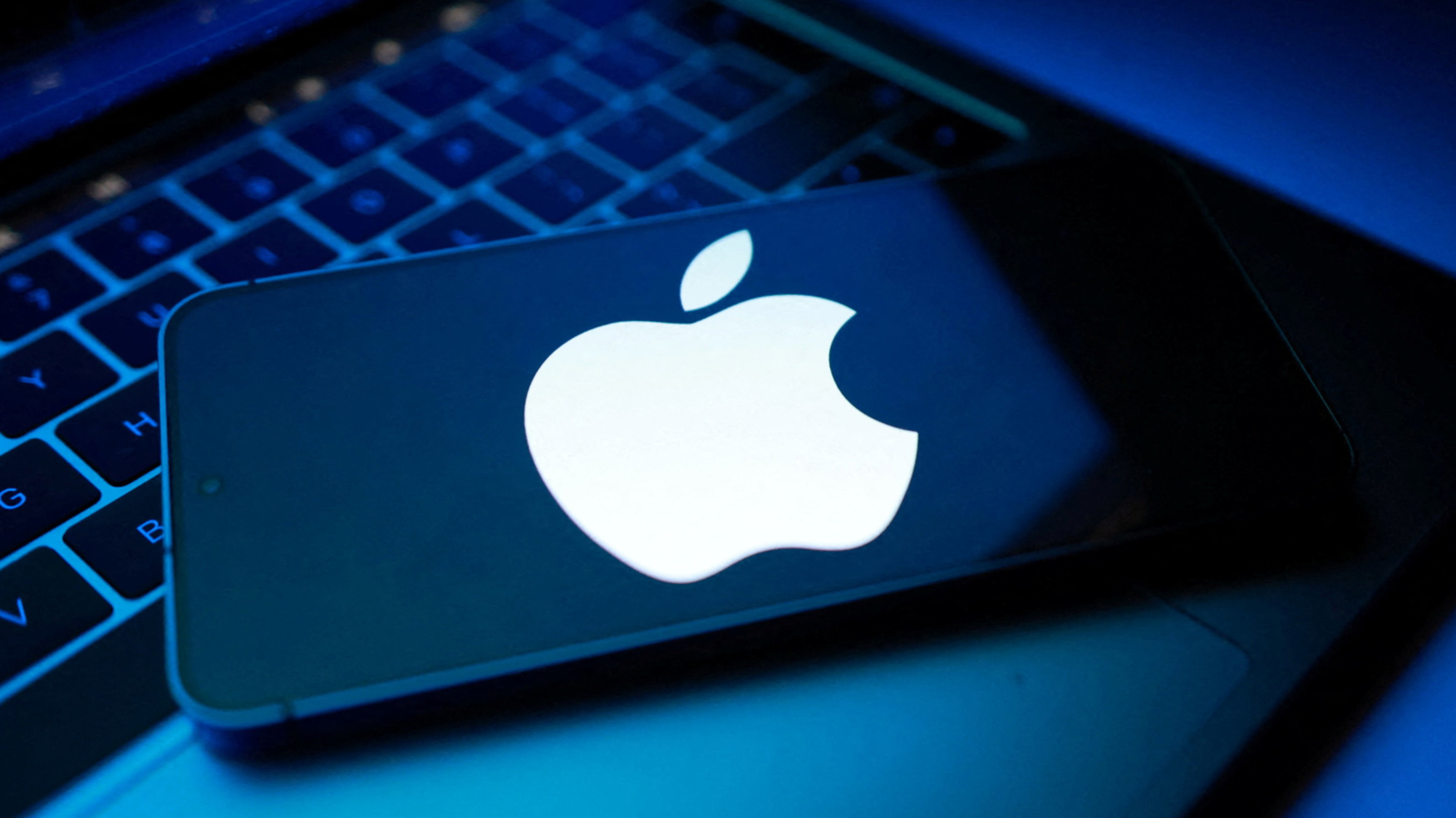 Early foldable iPhone production limited to a few hundred per day: sources  - Nikkei Asia