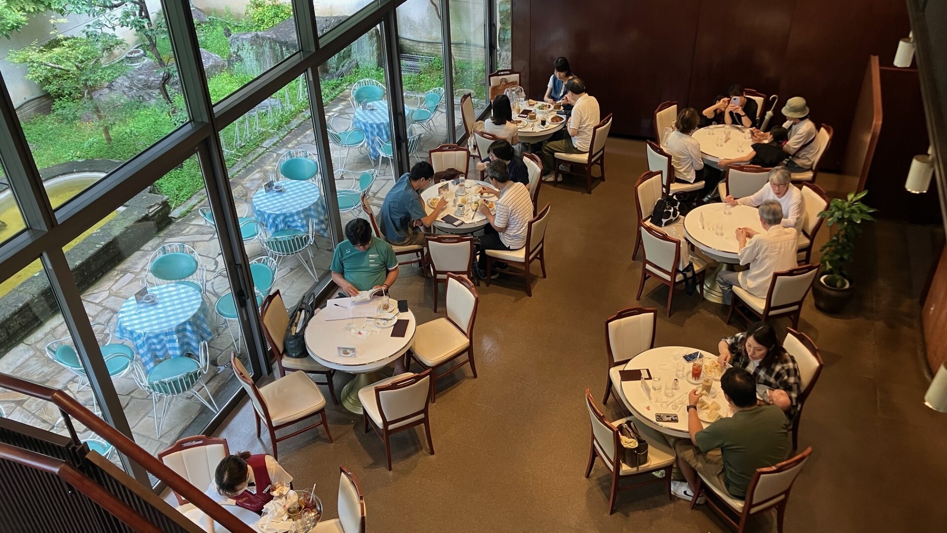 Starbucks lays out conditions for partial China sale - Nikkei Asia