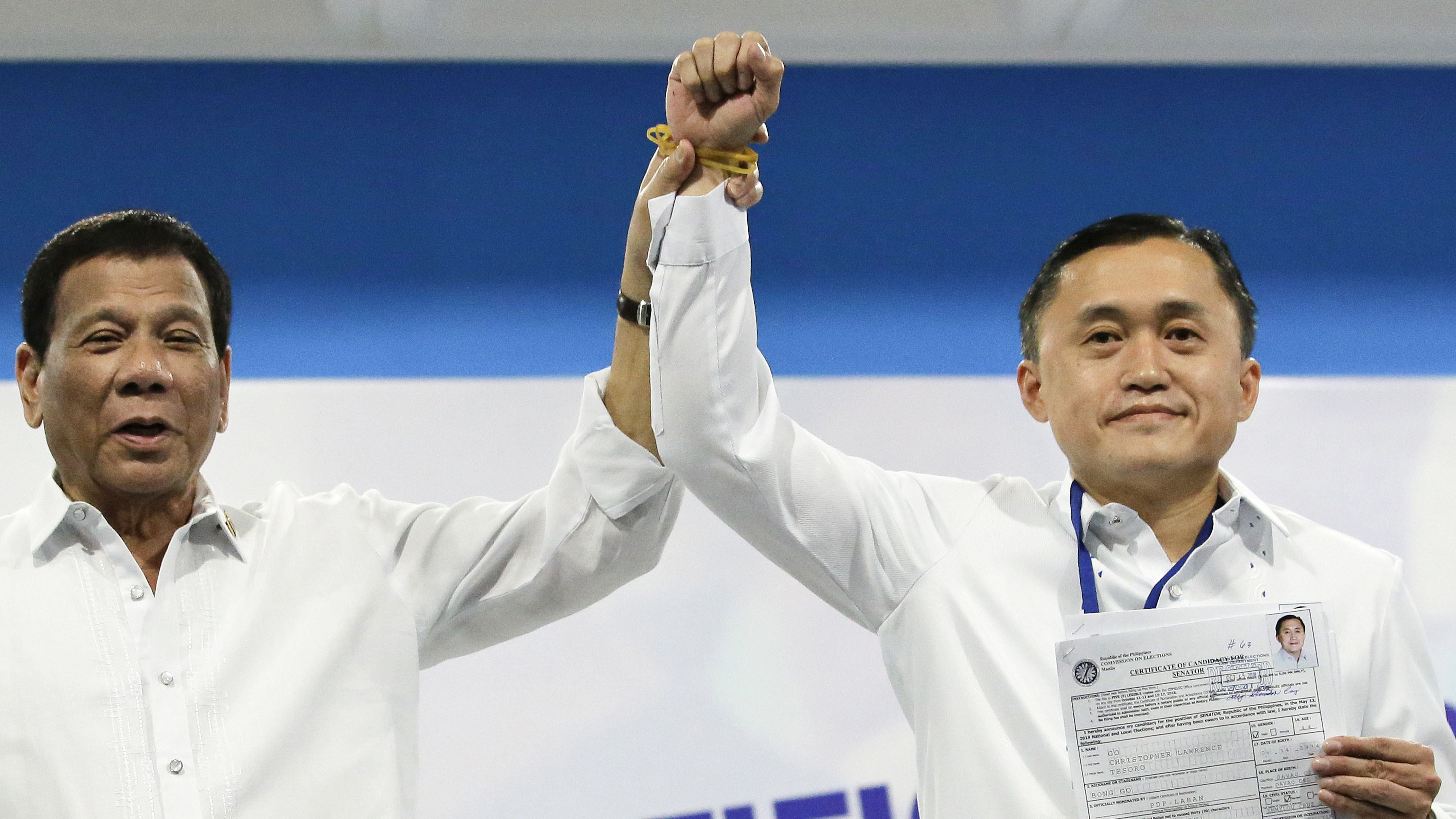 Duterte pick Bong Go drops out of presidential race, boosts Marcos - Nikkei  Asia