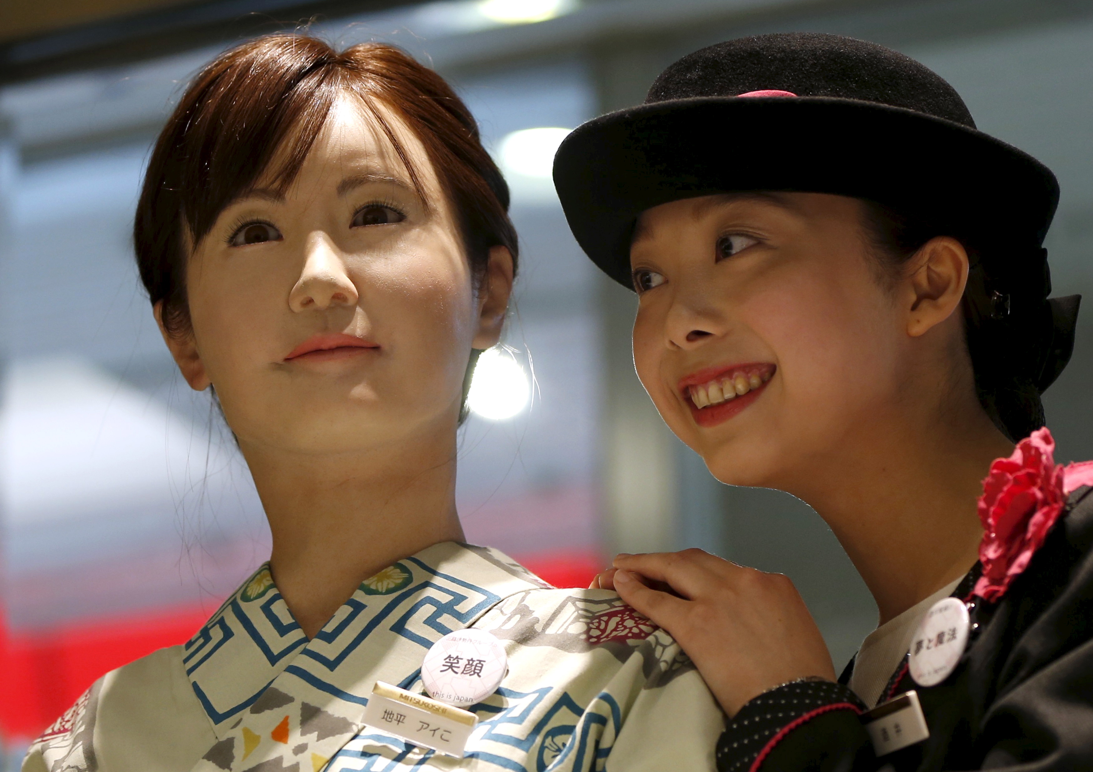 Androids invade Japan's service industry Nikkei Asia