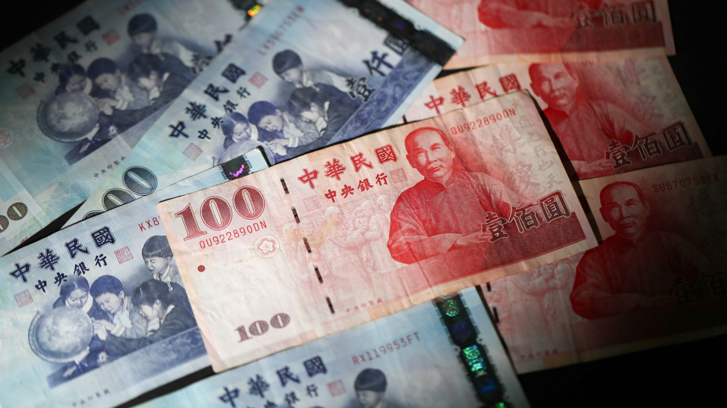 Taiwan exports to US overtake those to China on AI tech demand - Nikkei Asia