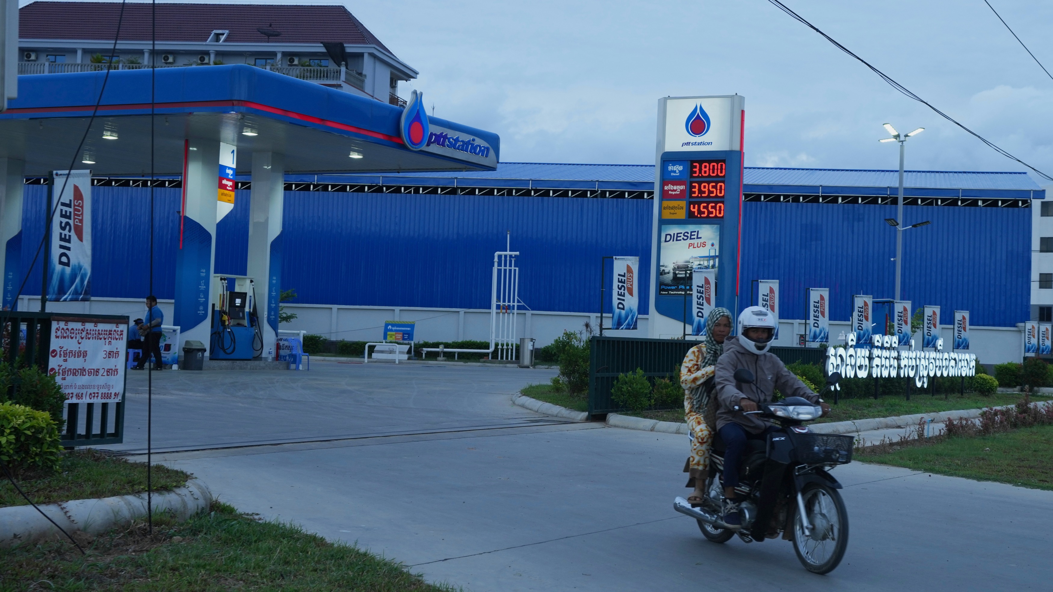 Cambodia bans fuel imports from Thailand as border dispute flares - Nikkei  Asia